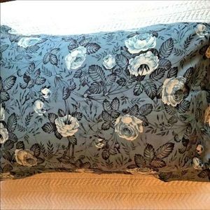 Ralph Lauren Gray Floral Standard Sham Pillow Case .clermont Floral collection
